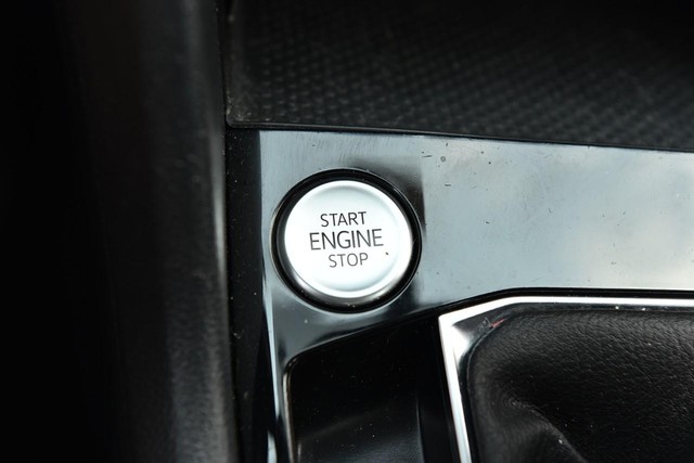 Volkswagen Taos Vehicle Image 16