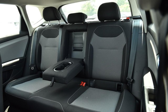 Volkswagen Taos Vehicle Image 20