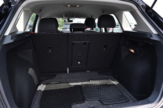 Volkswagen Taos Vehicle Image 21