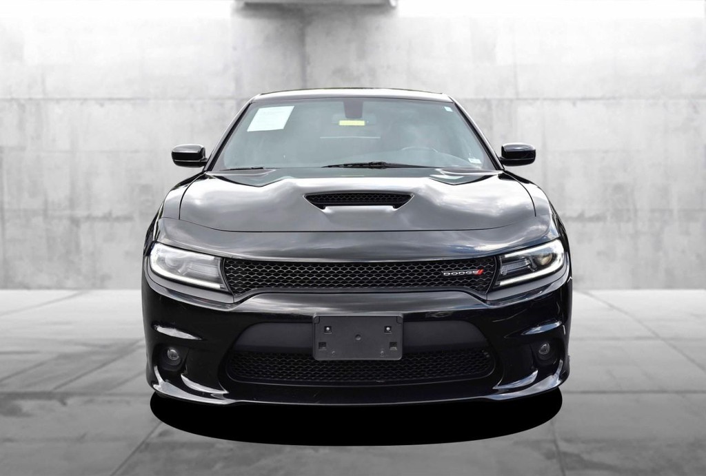 Dodge Charger Vehicle Full-screen Gallery Image 04