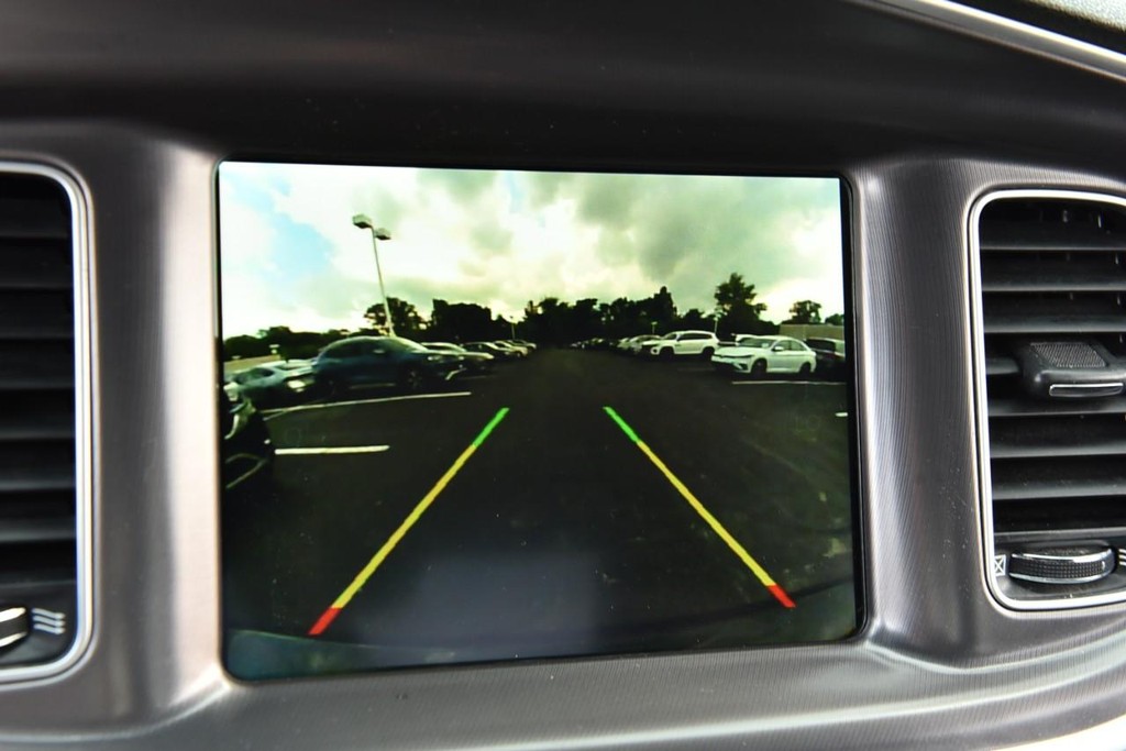 Dodge Charger Vehicle Full-screen Gallery Image 13