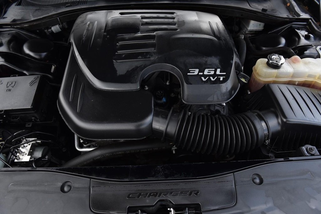 Dodge Charger Vehicle Full-screen Gallery Image 23