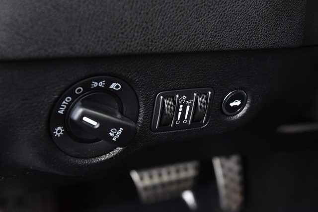 Dodge Charger Vehicle Image 11