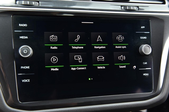 Volkswagen Tiguan Vehicle Image 14