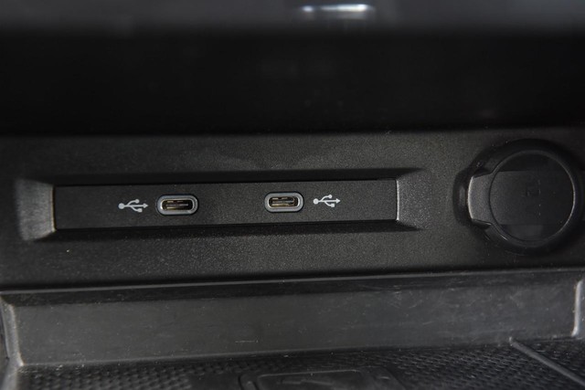 Volkswagen Tiguan Vehicle Image 16