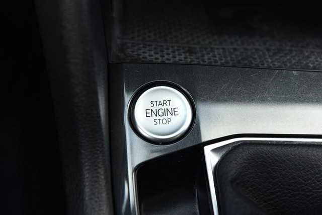 Volkswagen Tiguan Vehicle Image 17