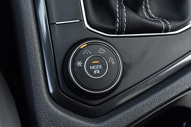 Volkswagen Tiguan Vehicle Image 18