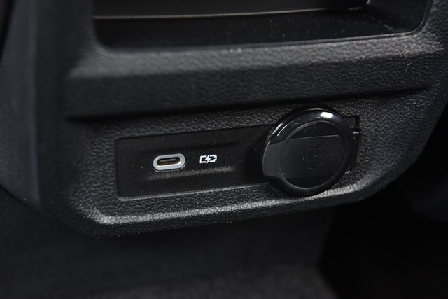 Volkswagen Tiguan Vehicle Image 25