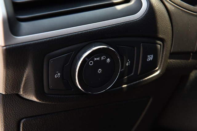Ford Edge Vehicle Image 10