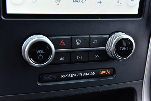 Ford Edge Vehicle Image 15