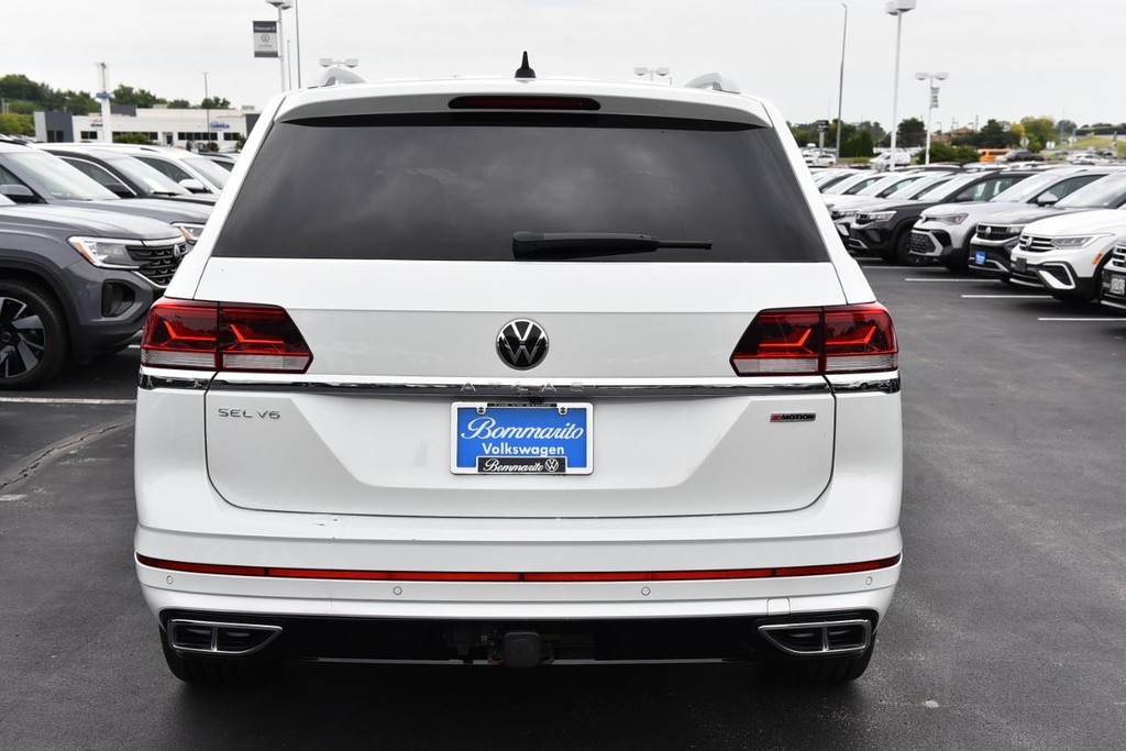 Volkswagen Atlas Vehicle Full-screen Gallery Image 06