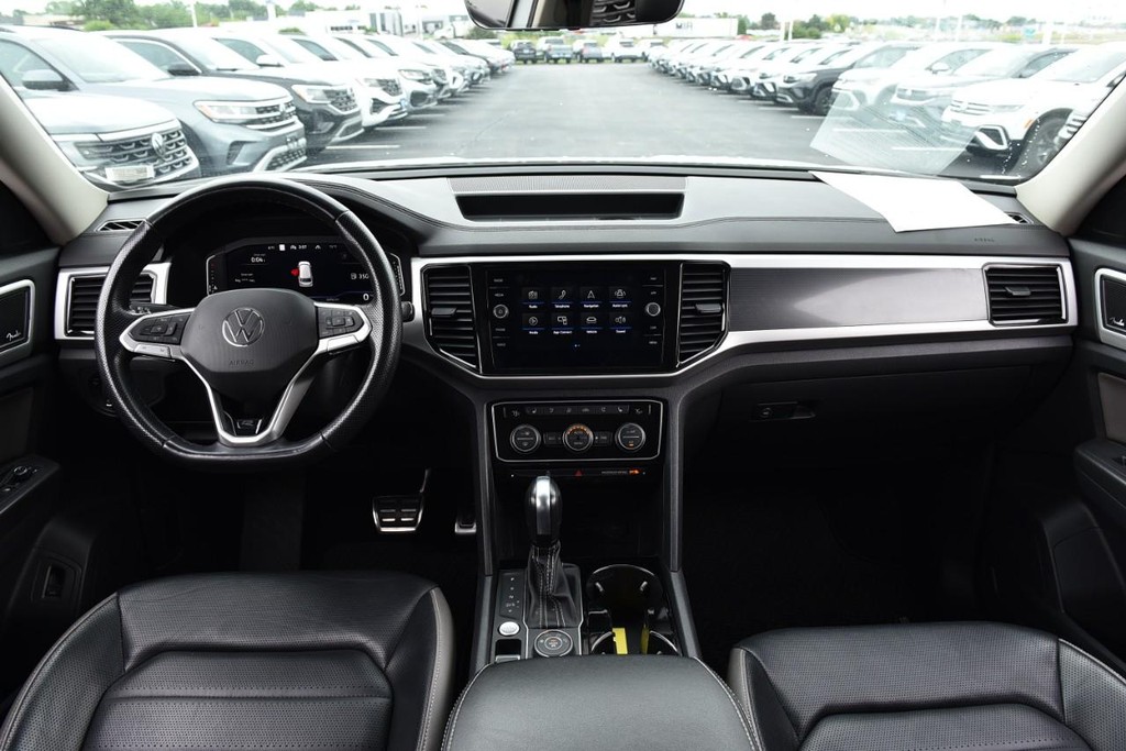 Volkswagen Atlas Vehicle Full-screen Gallery Image 07