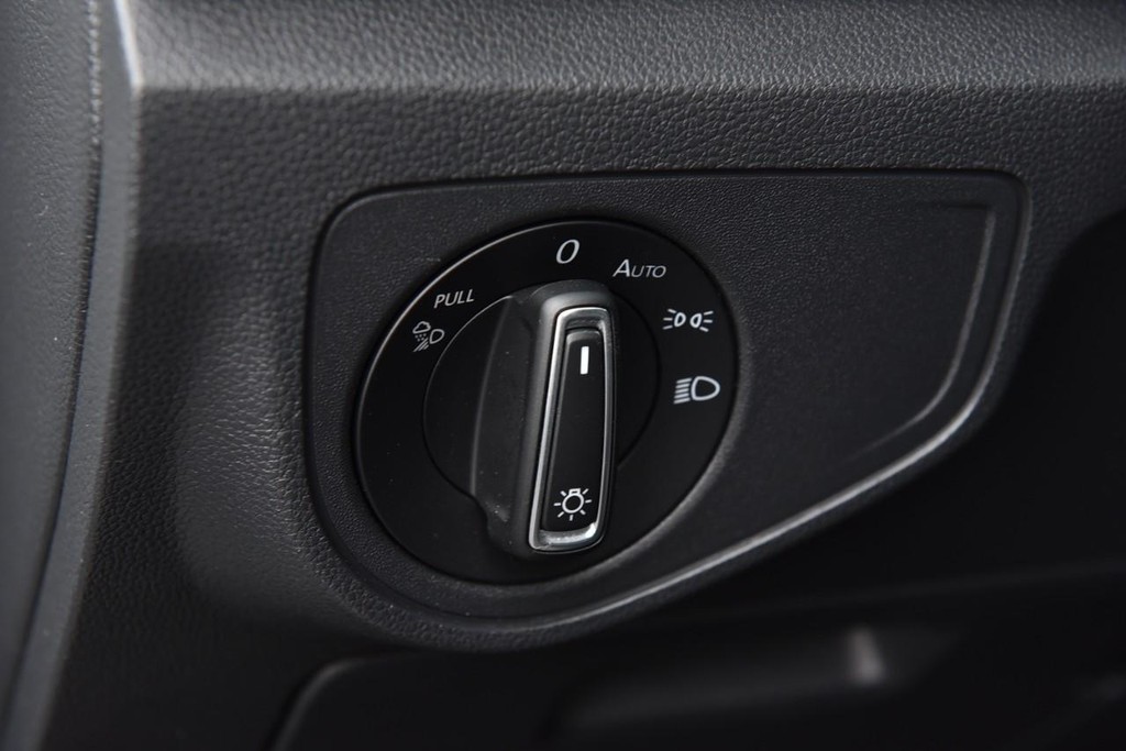Volkswagen Atlas Vehicle Full-screen Gallery Image 11