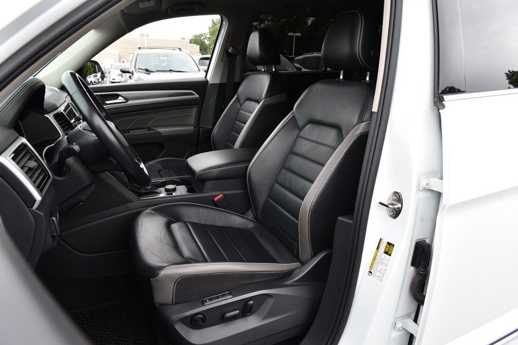 Volkswagen Atlas Vehicle Full-screen Gallery Image 19