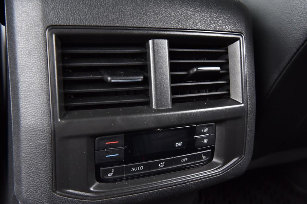 Volkswagen Atlas Vehicle Full-screen Gallery Image 23