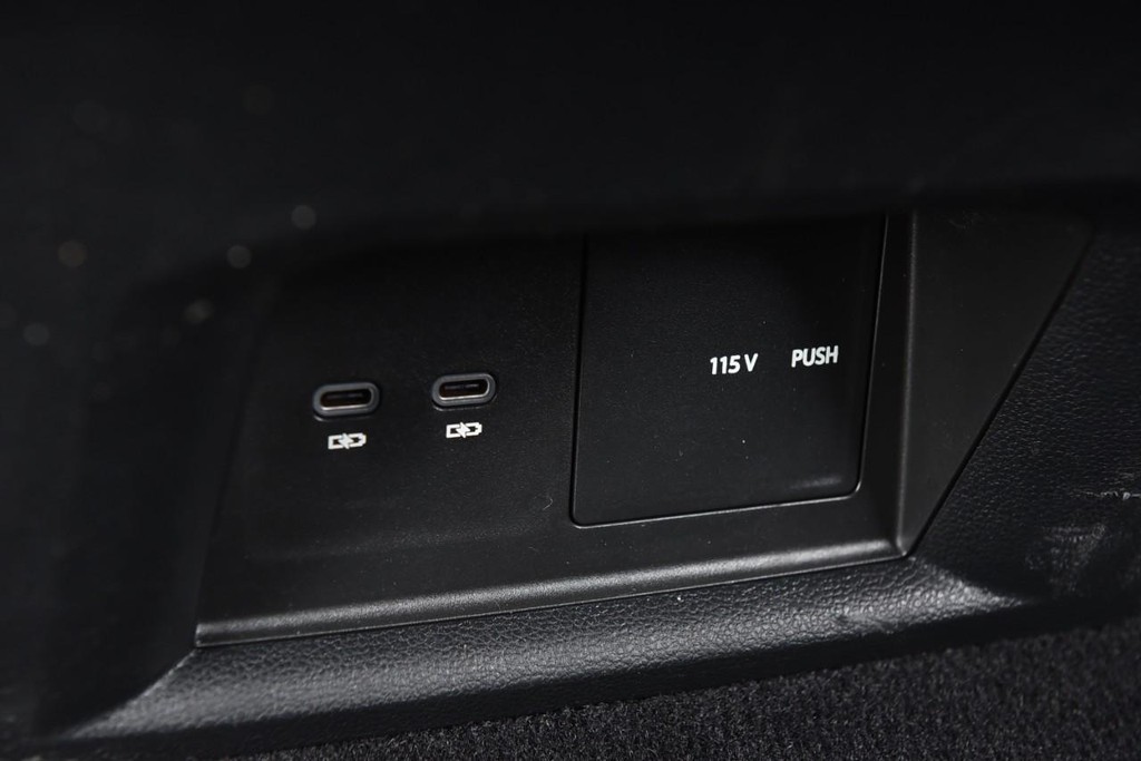 Volkswagen Atlas Vehicle Full-screen Gallery Image 24