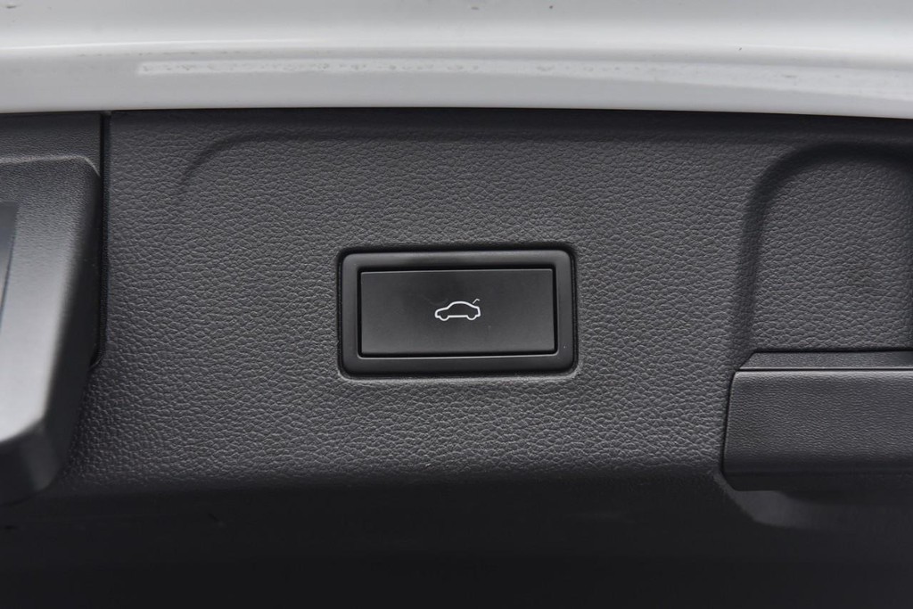 Volkswagen Atlas Vehicle Full-screen Gallery Image 27