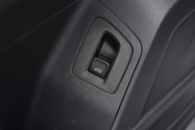 Volkswagen Atlas Vehicle Image 09
