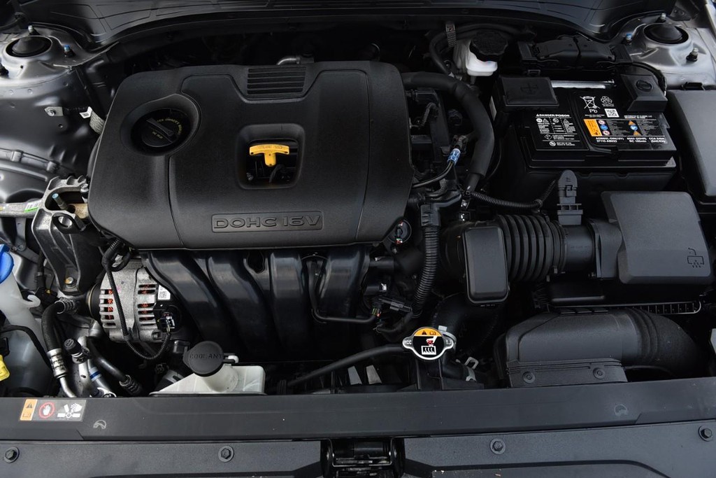 Kia Forte Vehicle Full-screen Gallery Image 22
