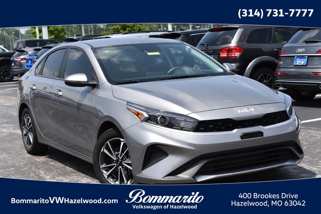 Hazelwood MO 2024 Kia Forte more details - kia forte