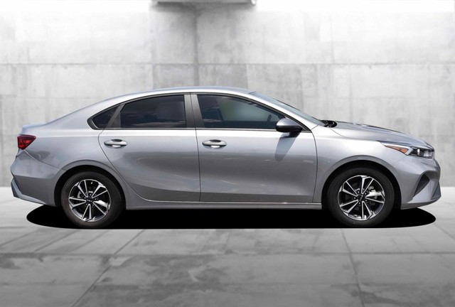 Kia Forte Vehicle Image 05