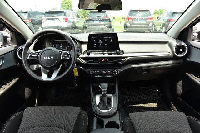 Kia Forte Vehicle Image 07