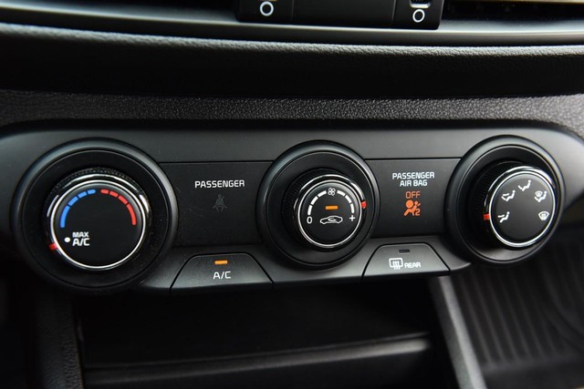 Kia Forte Vehicle Image 14