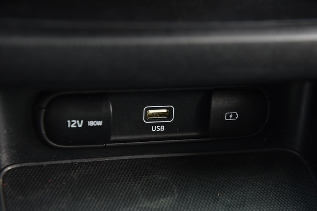Kia Forte Vehicle Image 15