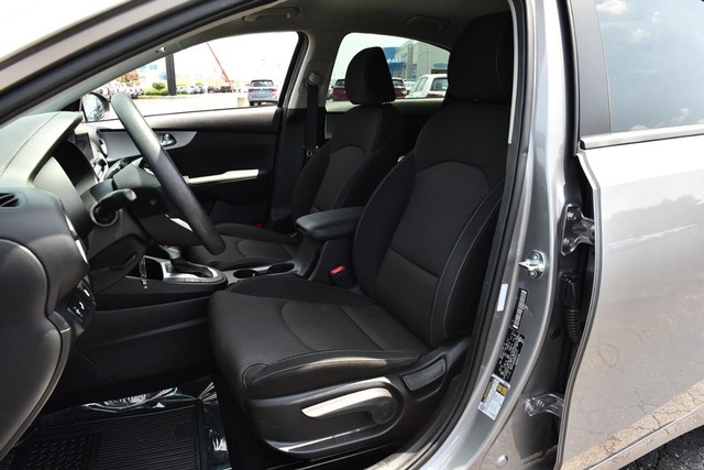 Kia Forte Vehicle Image 18
