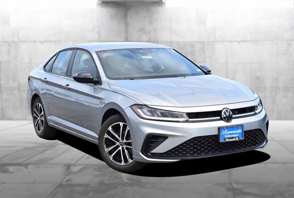 Volkswagen Jetta Vehicle Full-screen Gallery Image 2