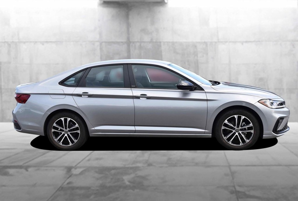 Volkswagen Jetta Vehicle Full-screen Gallery Image 5