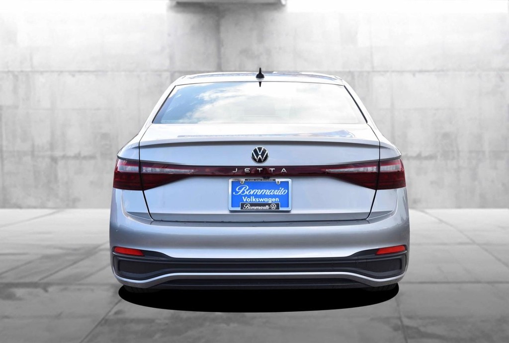 Volkswagen Jetta Vehicle Full-screen Gallery Image 6