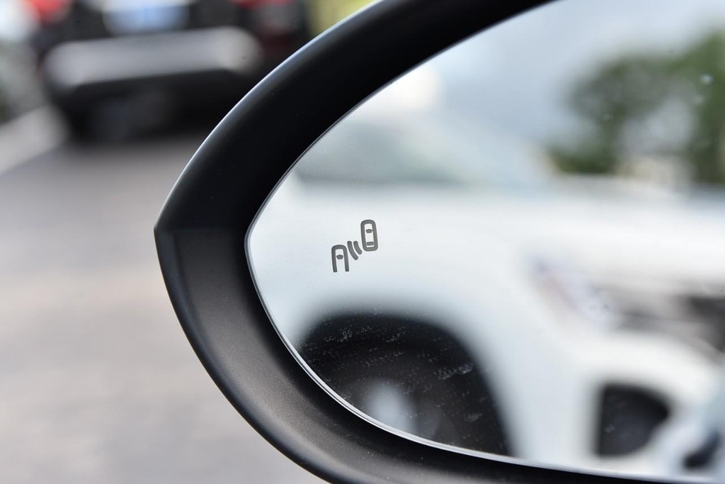 Volkswagen Jetta Vehicle Full-screen Gallery Image 10