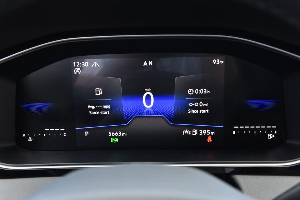 Volkswagen Jetta Vehicle Full-screen Gallery Image 12