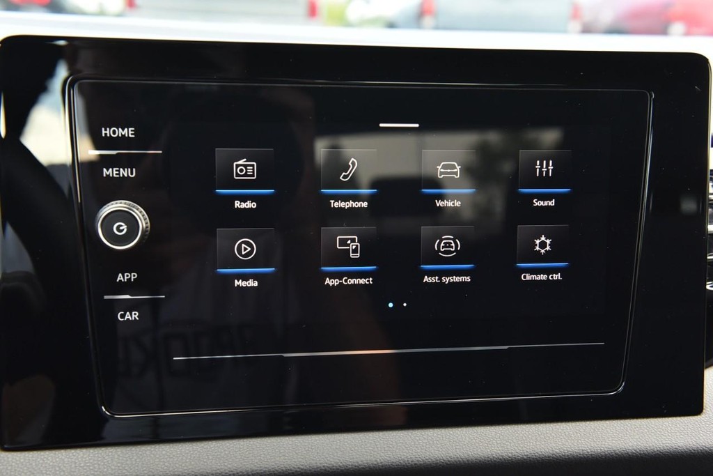 Volkswagen Jetta Vehicle Full-screen Gallery Image 14
