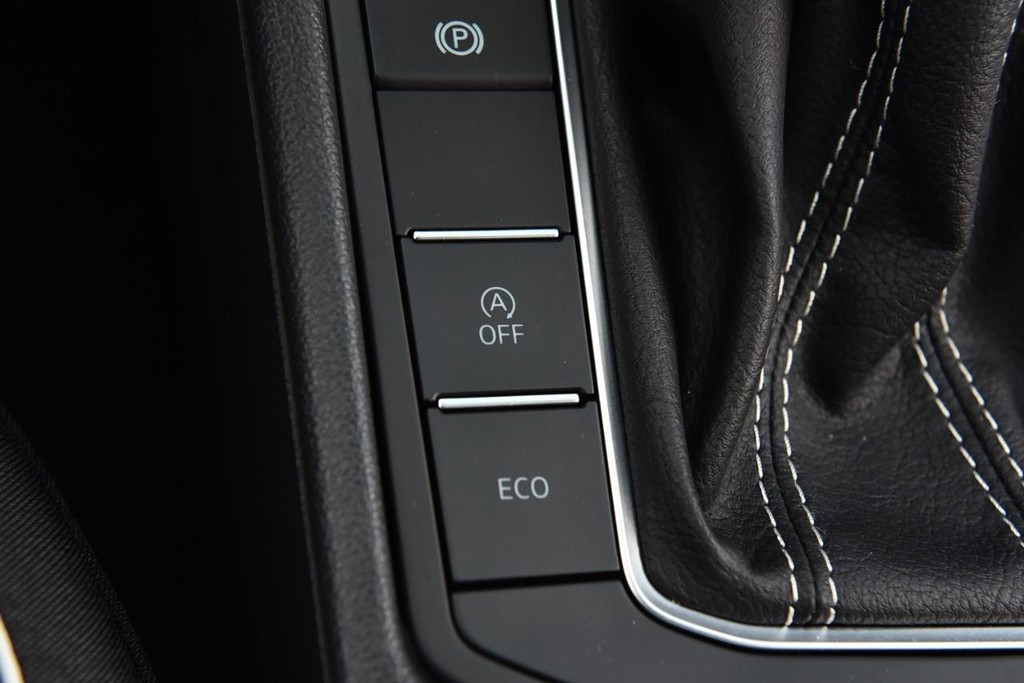 Volkswagen Jetta Vehicle Full-screen Gallery Image 17