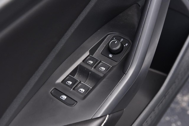 Volkswagen Jetta Vehicle Image 08