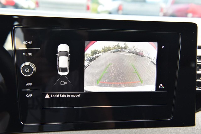 Volkswagen Jetta Vehicle Image 13