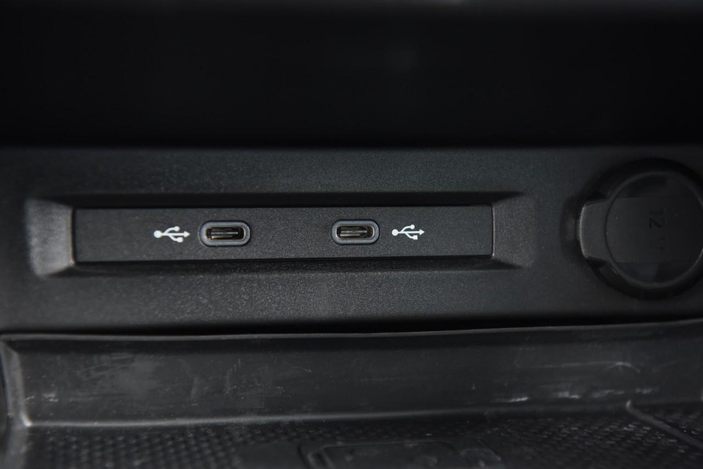 Volkswagen Tiguan Vehicle Full-screen Gallery Image 15