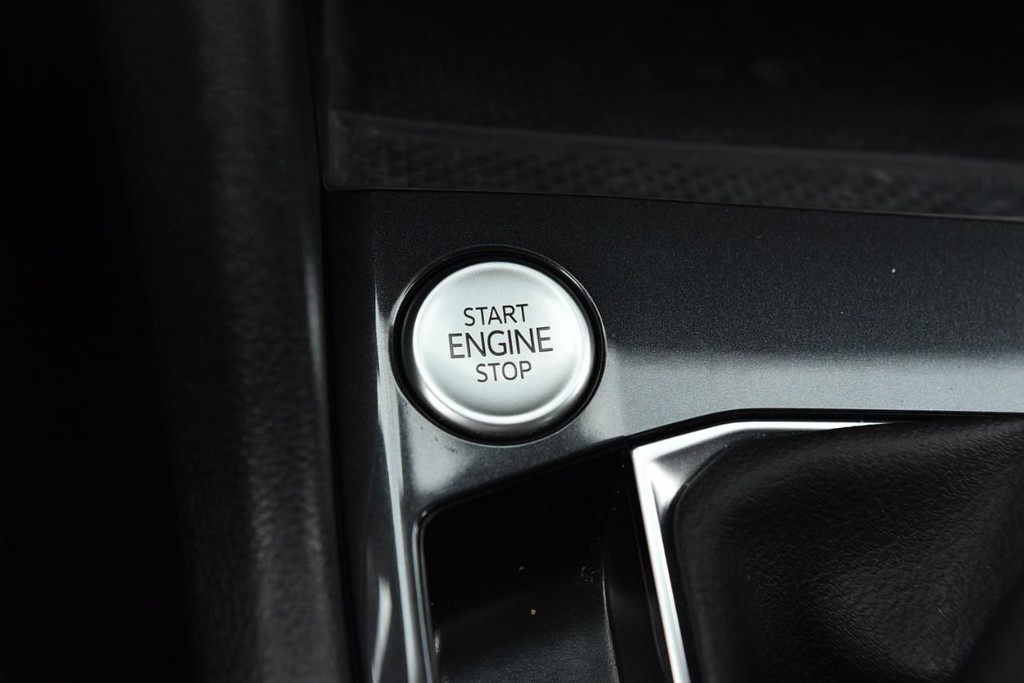 Volkswagen Tiguan Vehicle Full-screen Gallery Image 16