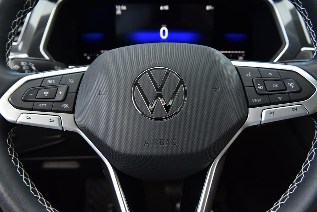 Volkswagen Tiguan Vehicle Full-screen Gallery Image 17