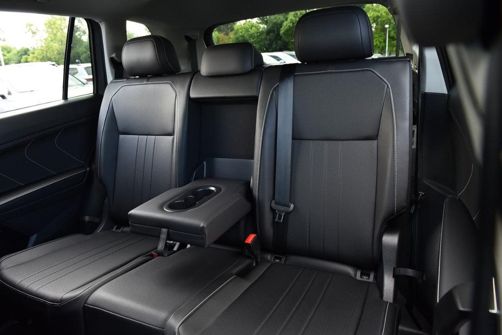 Volkswagen Tiguan Vehicle Full-screen Gallery Image 21