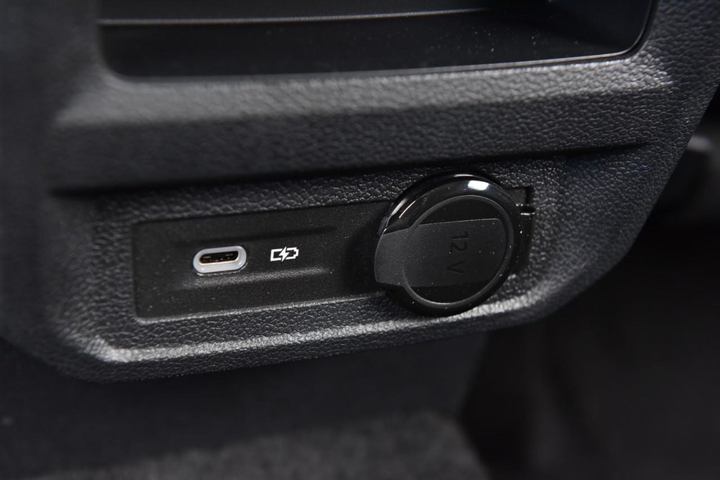 Volkswagen Tiguan Vehicle Full-screen Gallery Image 23
