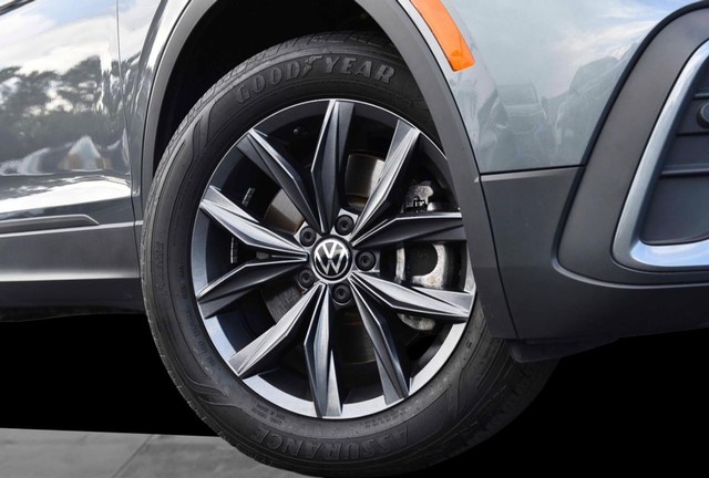 Volkswagen Tiguan Vehicle Image 03
