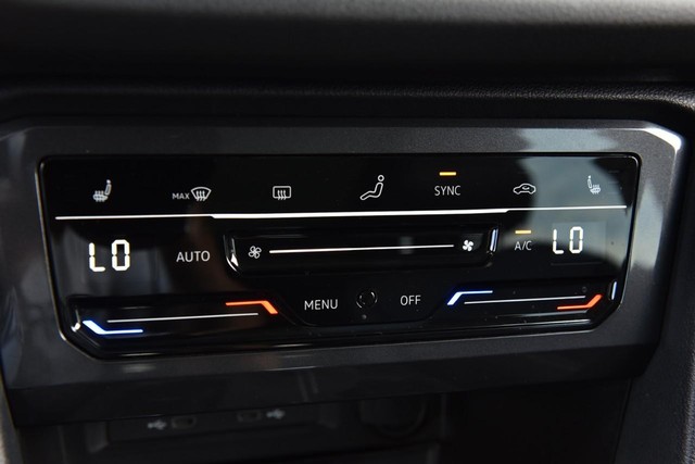 Volkswagen Tiguan Vehicle Image 14