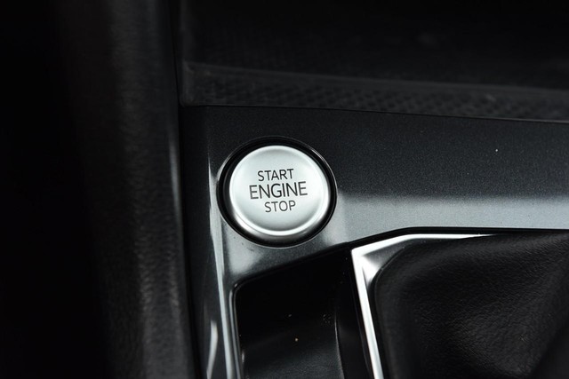 Volkswagen Tiguan Vehicle Image 16