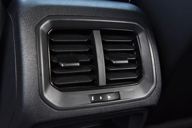Volkswagen Tiguan Vehicle Image 22