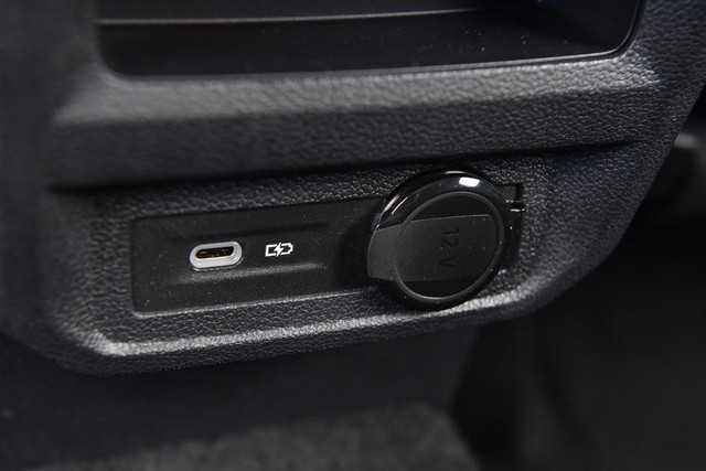 Volkswagen Tiguan Vehicle Image 23