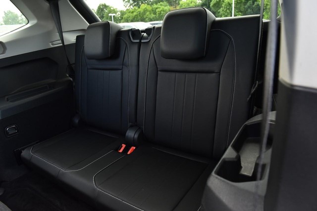 Volkswagen Tiguan Vehicle Image 24