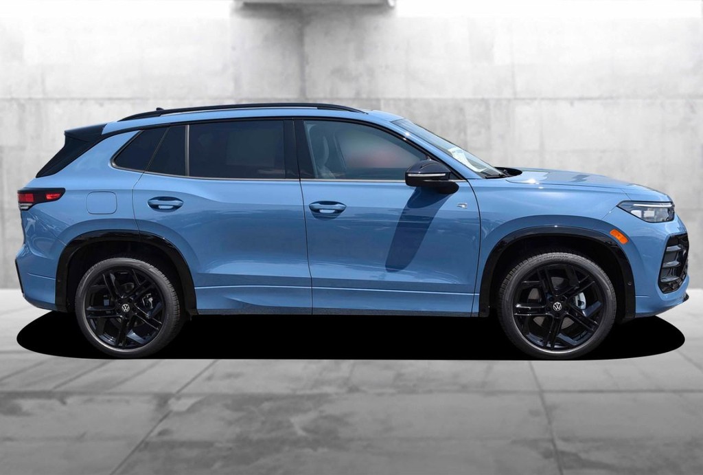 Volkswagen Tiguan Vehicle Full-screen Gallery Image 5